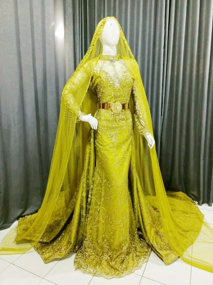 https://kebayamodern-zalietha.com/storage/photos/1/Products/Gaun Slim Ekor Pisah/GSS1E.jpg
